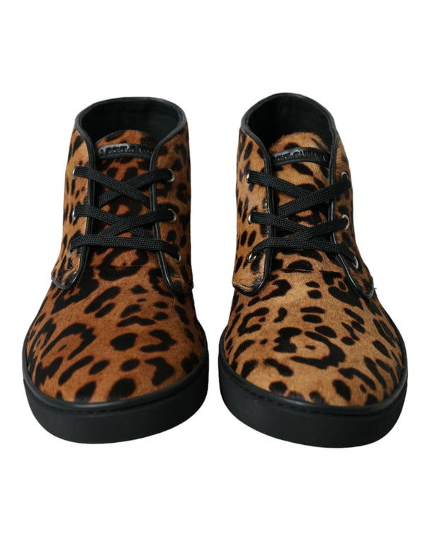 Eleganti sneakers mid-top con stampa leopardata