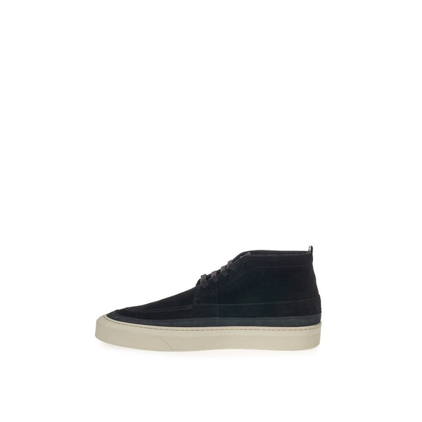 Elegant Suede Sneakers in Timeless Black