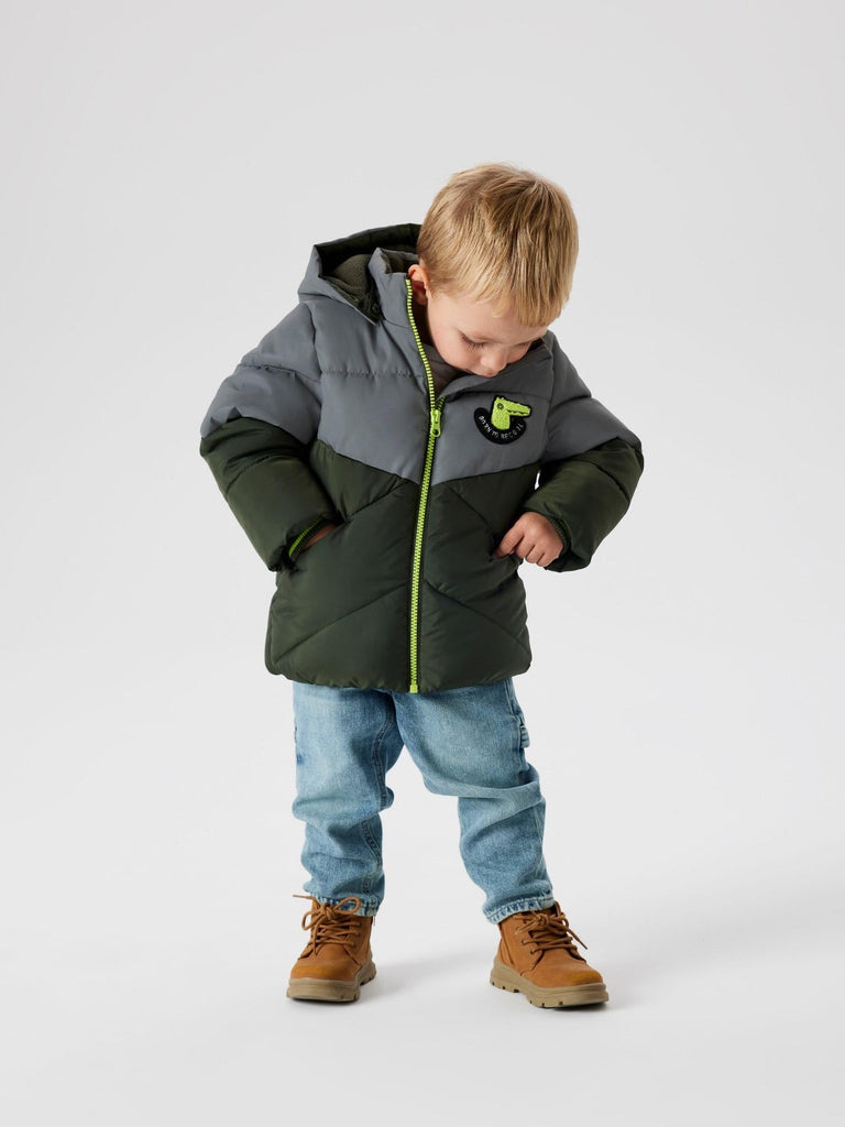 NAME.IT NMMMORTEN PUFFER JACKET DINO DETAIL1