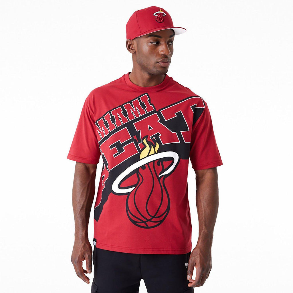 NEW ERA NBA LARGE WRDMRK OS TEE MIAHEA  PNRBLK