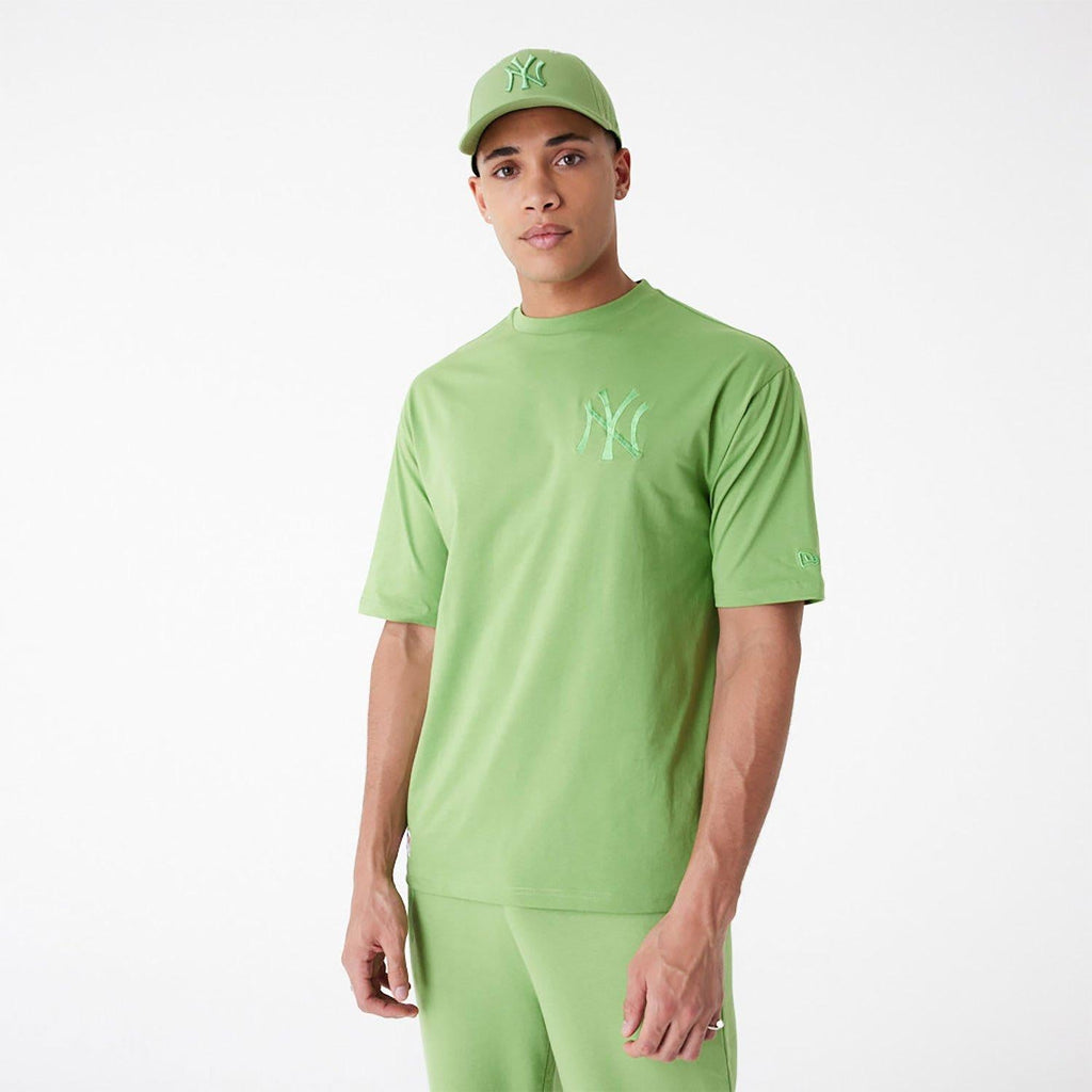 NEW ERA LEAGUE ESSNTLS LC OS TEE NEYYAN  MAGMAG
