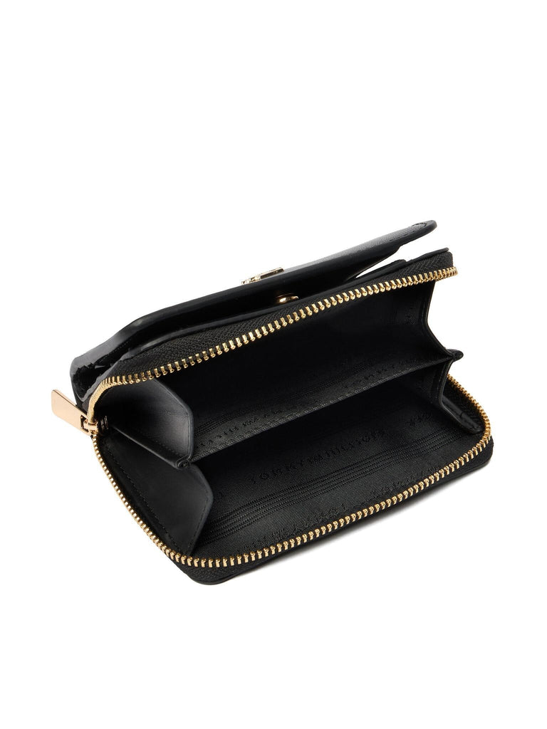 TOMMY HILFIGER TH Zip-Around Wallet And Charm Gift Box