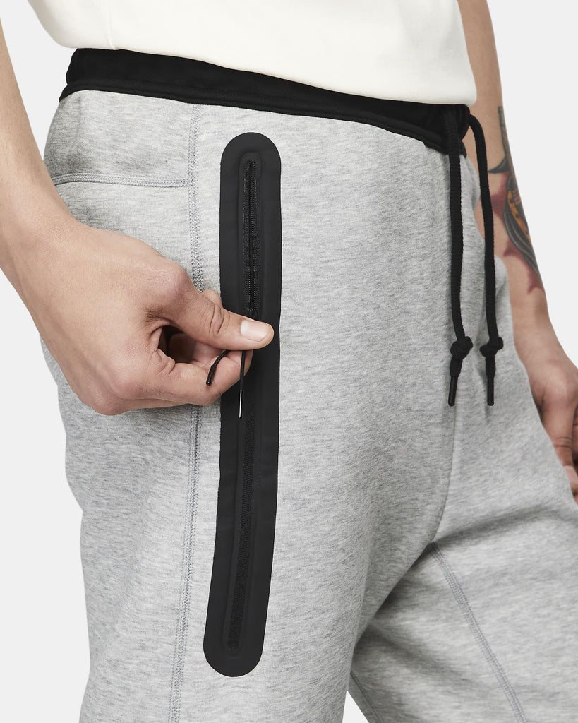 NIKE NIKE SPORTSWEAR TECH FLEECE