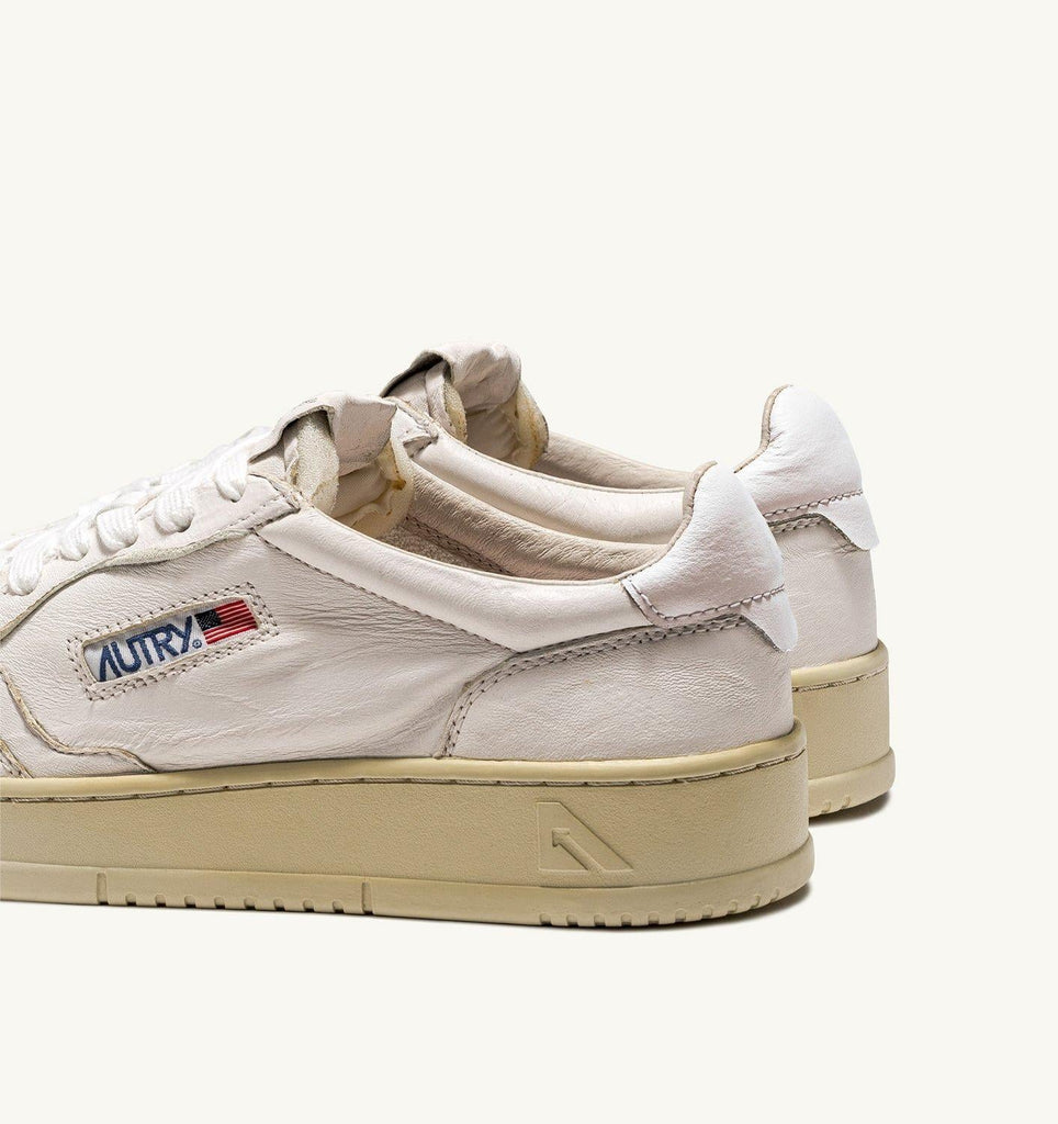 AUTRY SNEAKERS MEDALIST LOW IN PELLE