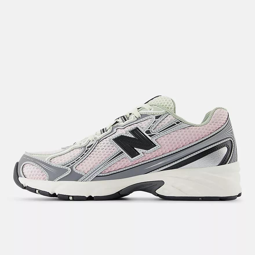 NEW BALANCE U740