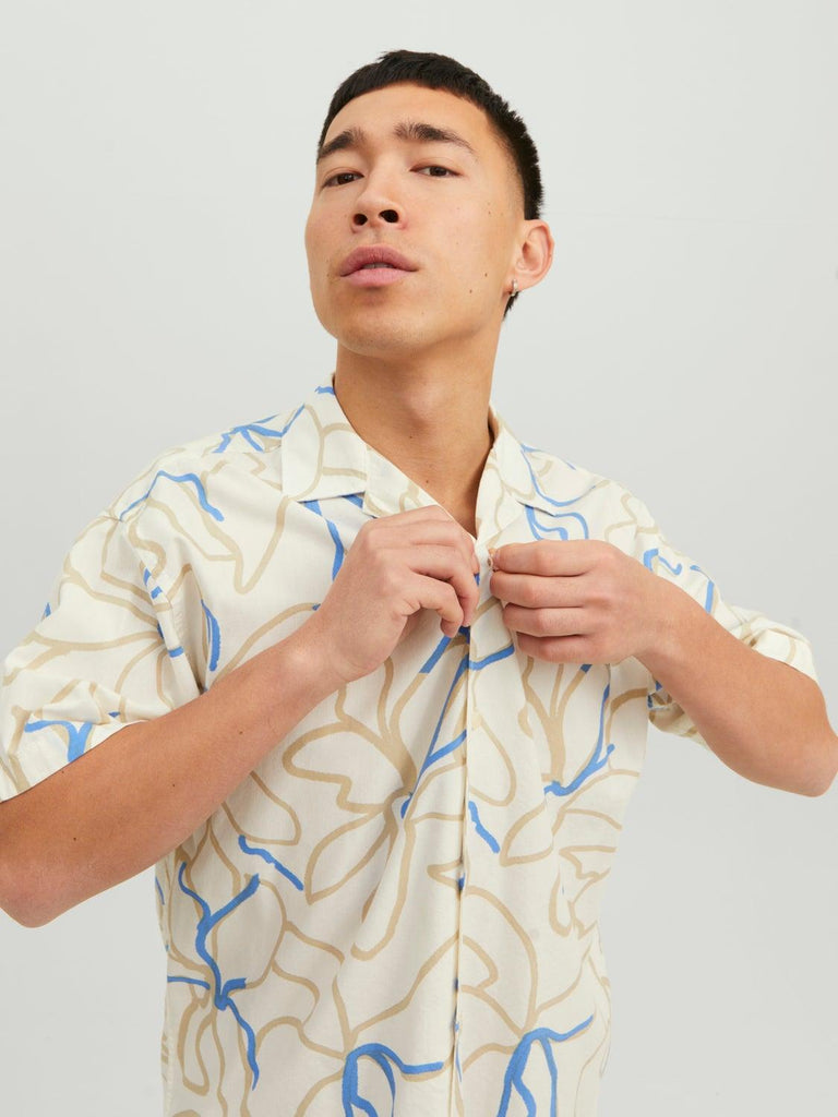 JACK AND JONES JPRBLATROPIC RESORT SHIRT S/S RELAX SN