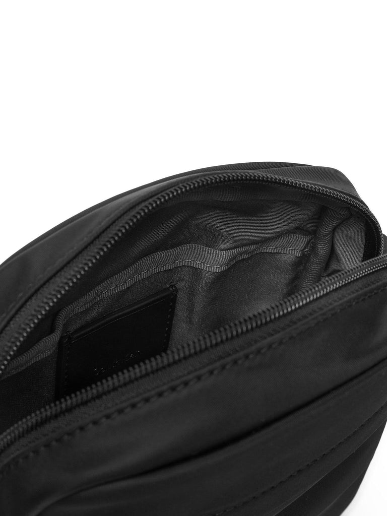 CALVIN KLEIN SLEEK REPORTER