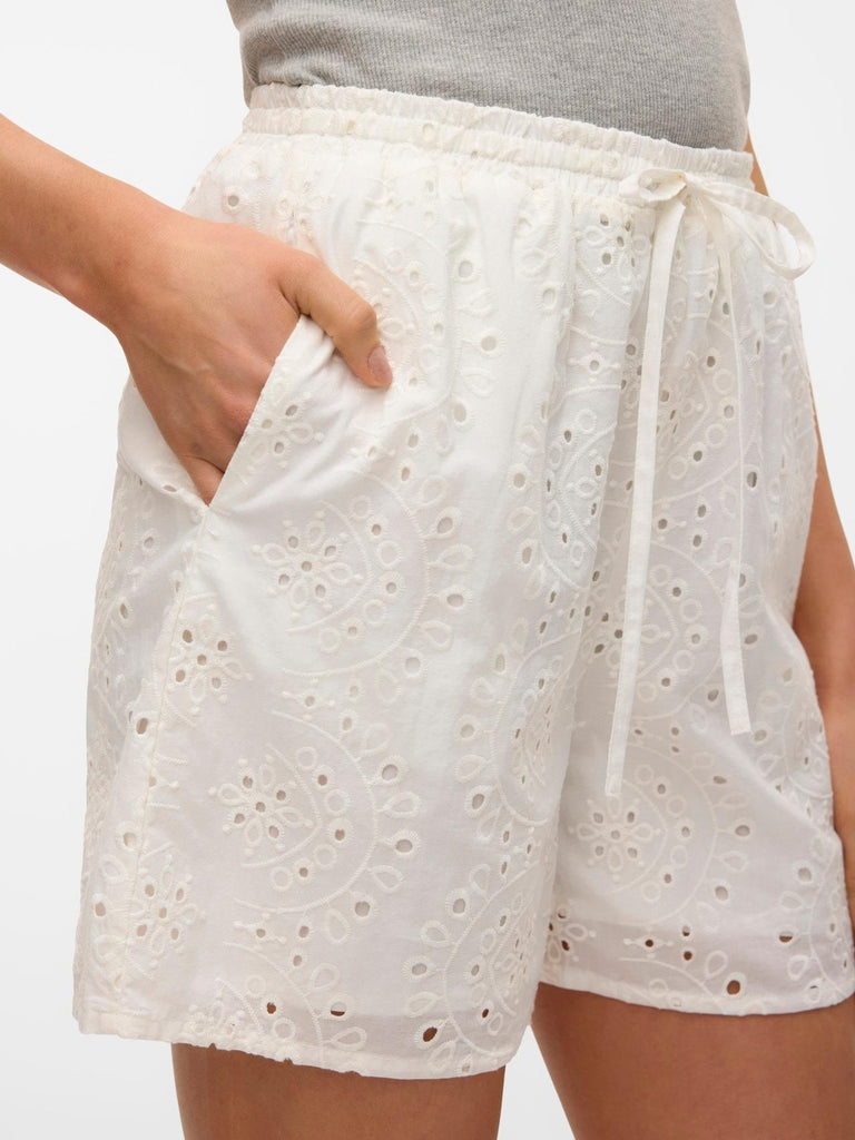 VERO MODA VMHAY HW EMB SHORTS WVN SPE