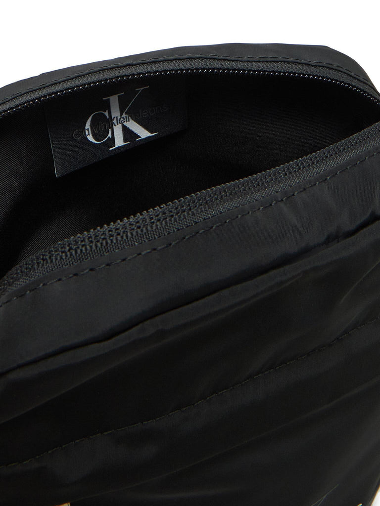 CALVIN KLEIN JEANS SPORT ESSENTIALS REPORTER 18