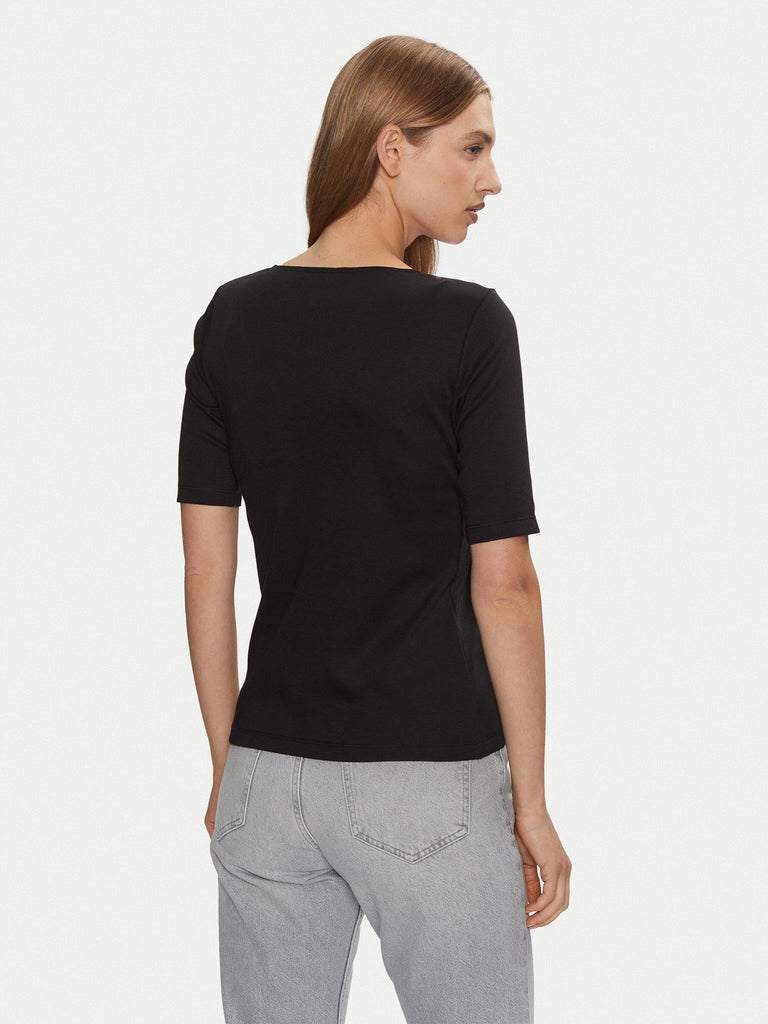 CALVIN KLEIN LIQUID TOUCH SCOOP T