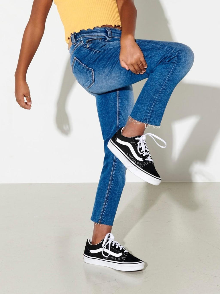 ONLY KIDS KONEMILY ST RAW  MED BLUE JEANS NOOS