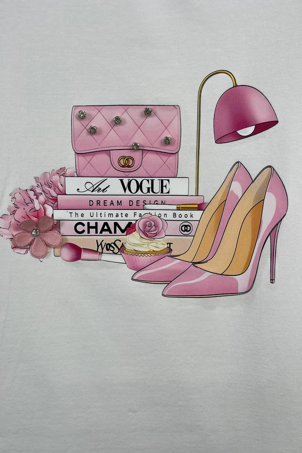 LOVEme T-shirt con stampa borsa, libri, lampada e tacco