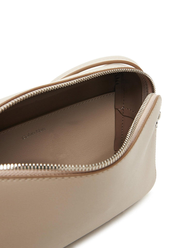 CALVIN KLEIN FOIL LOGO ELONGATED CAMERA BAG