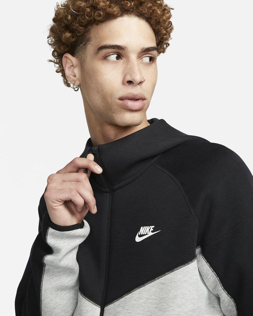 NIKE NIKE SPORTSWEAR TECH FLEECE WINDRUNNER