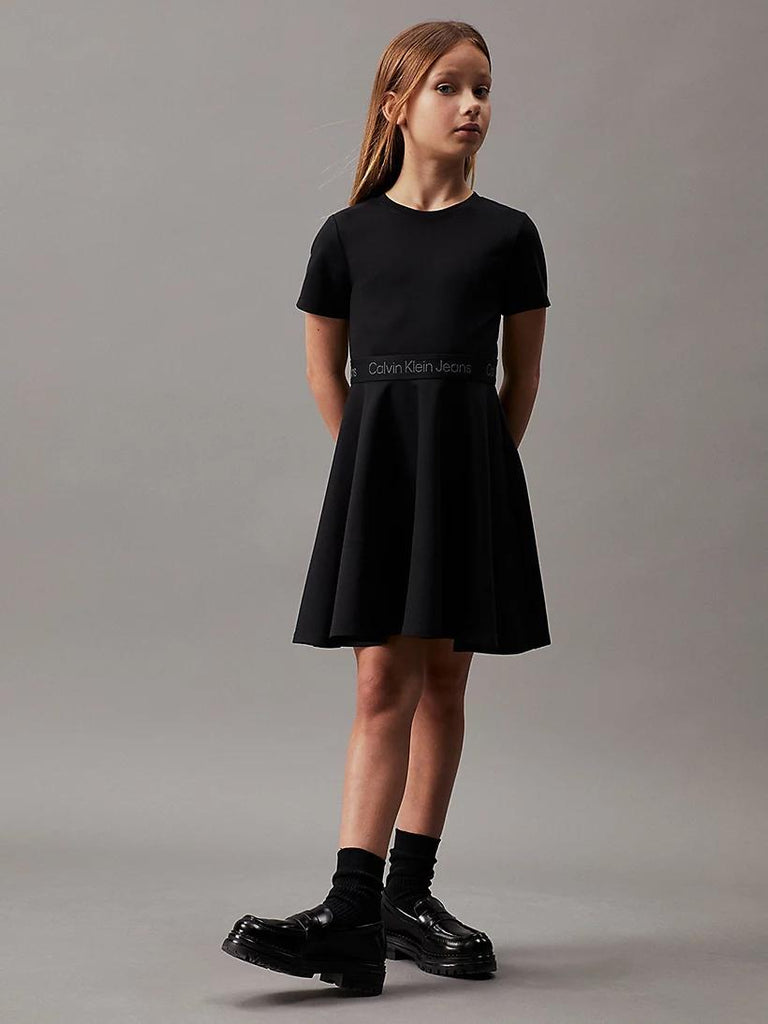 CALVIN KLEIN JEANS PUNTO TAPE FIT FLARE SS DRESS