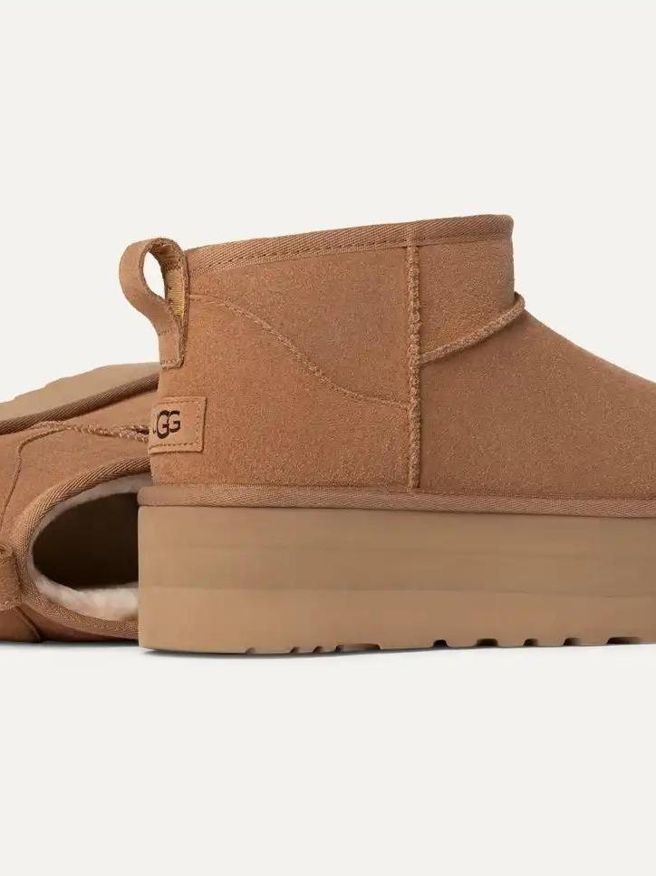 UGG W CLASSIC ULTRA MINI PLATFORM