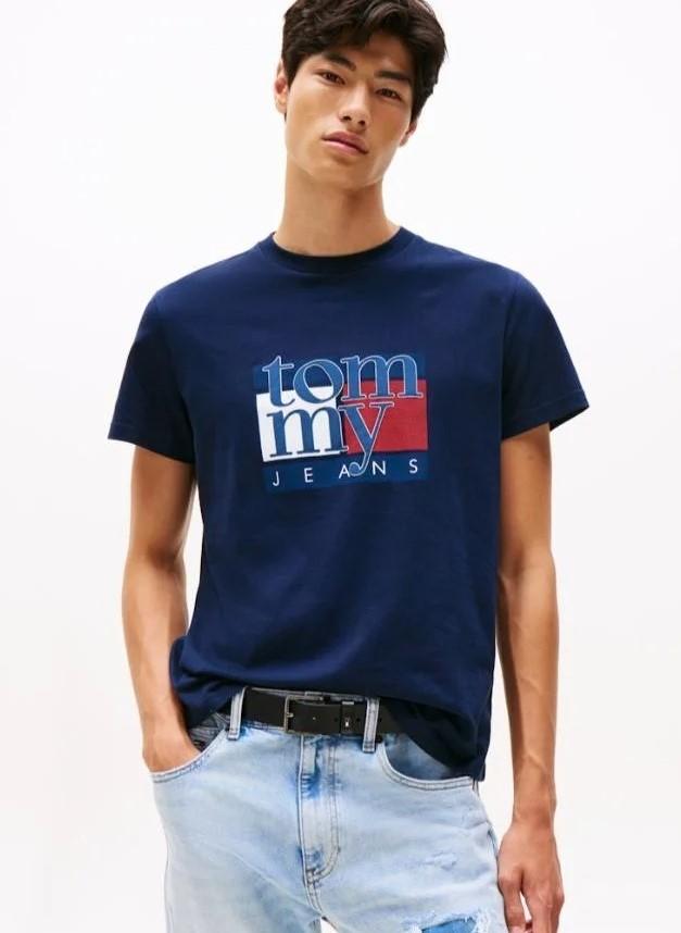 TOMMY JEANS TJM SLIM RWB FLAG TE