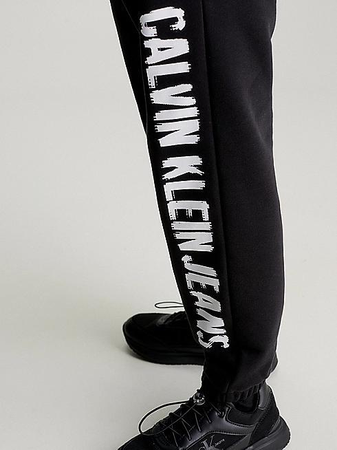 CALVIN KLEIN JEANS PIXEL LOGO RELAXED JOGGER