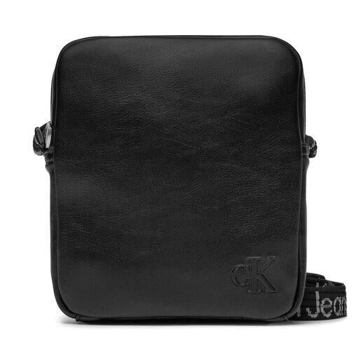 CALVIN KLEIN JEANS ULTRALIGHT REPORTER18 W/PKT PU