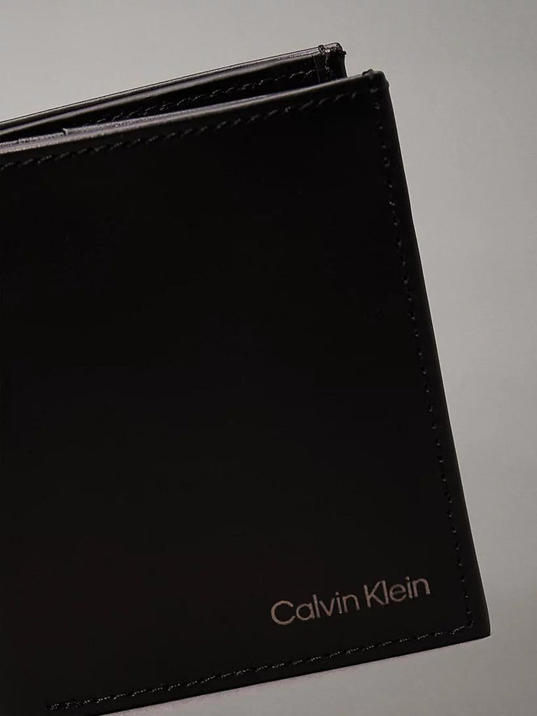 CALVIN KLEIN CK SMOOTH TRIFOLD 6CC W/COIN