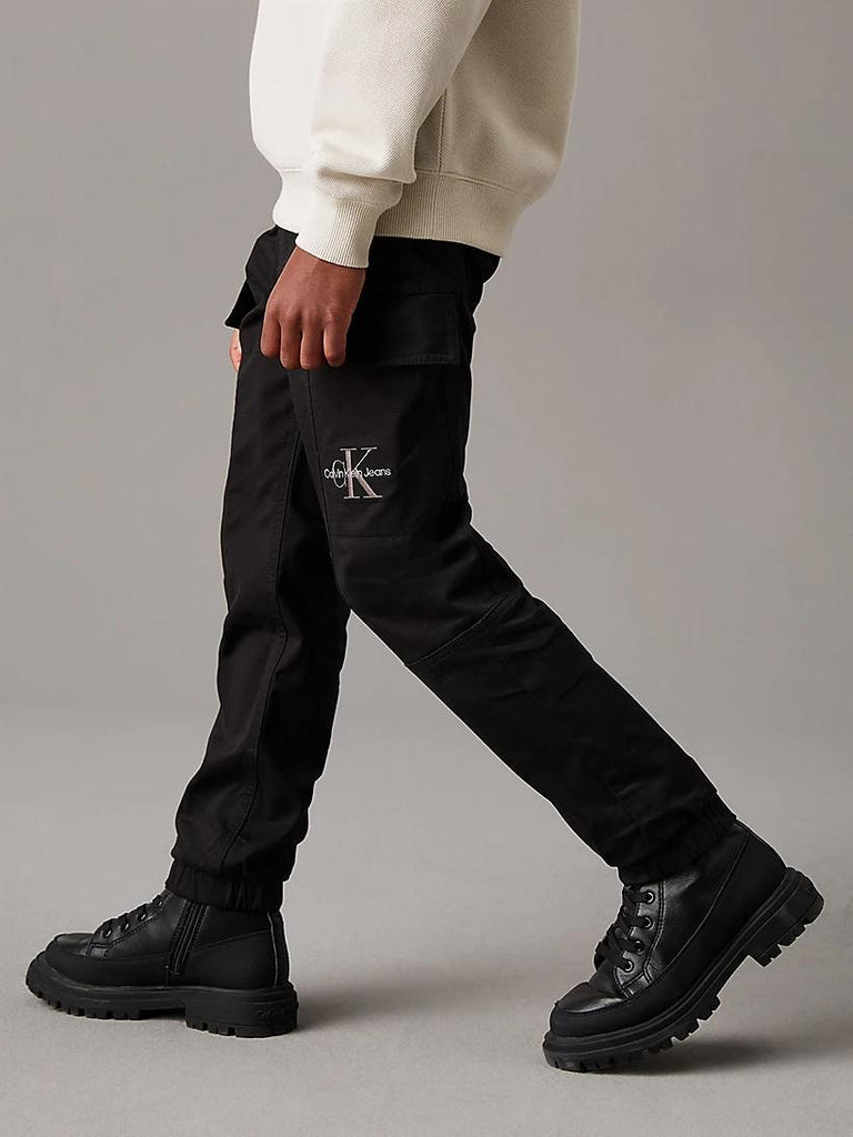 CALVIN KLEIN JEANS ESSENTIAL WOVEN CARGO PANTS