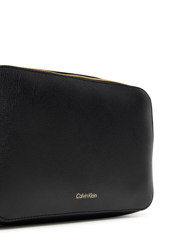 CALVIN KLEIN FOIL LOGO ELONGATED CAMERA BAG