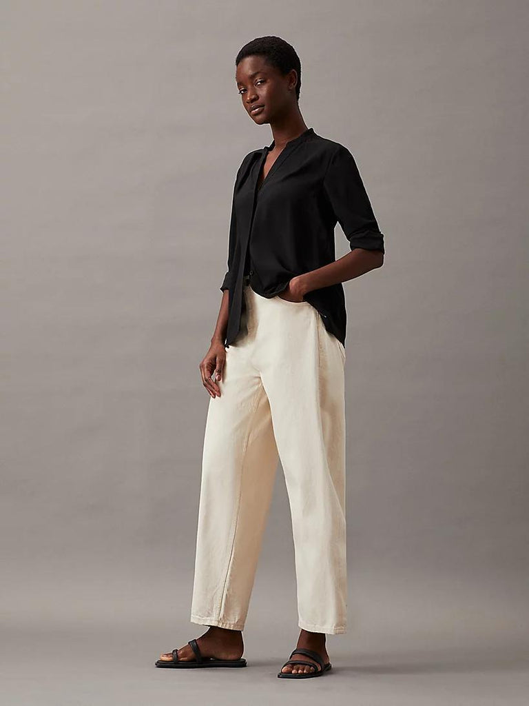 CALVIN KLEIN COLLARLESS LONG SLEE