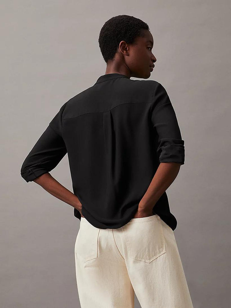 CALVIN KLEIN COLLARLESS LONG SLEE
