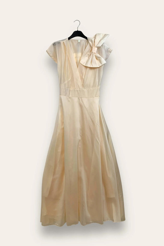 LOVEme Abito lungo con fiocco sul petto e corpetto in vita