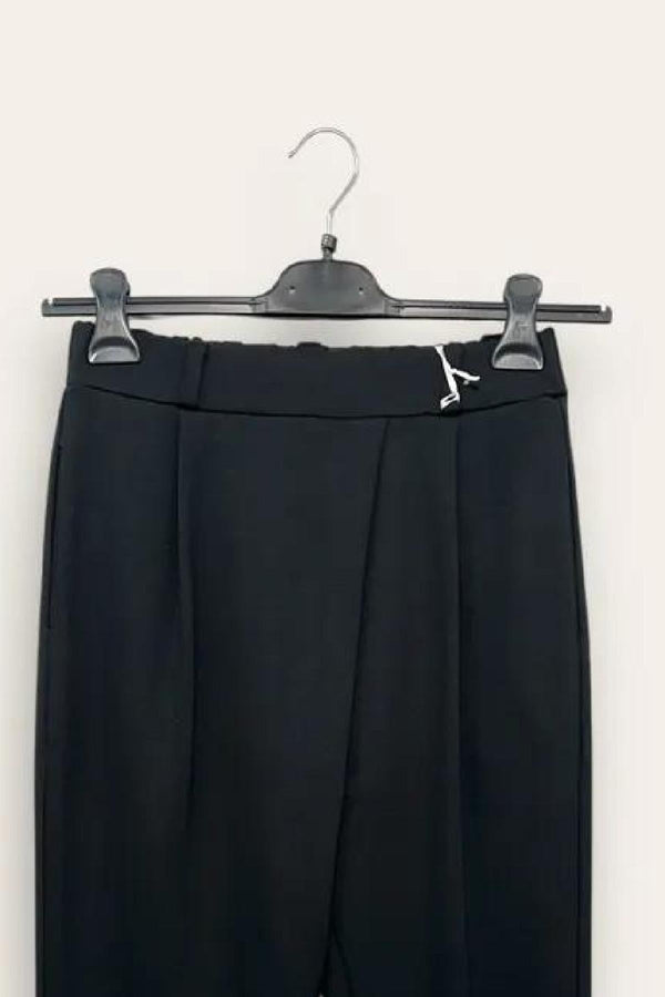 LOVEme Pantalone a sigaretta punto milano, pieghe in vita