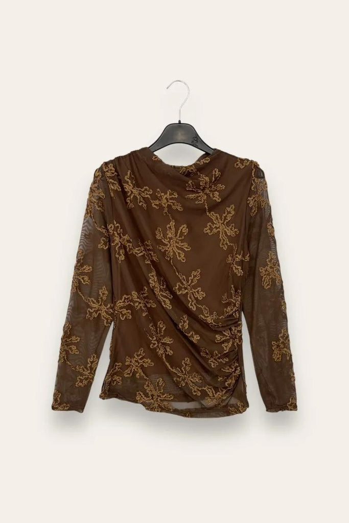 LOVEme Maglietta in tulle con ricamo in ciniglia e drappeggio sul fianco