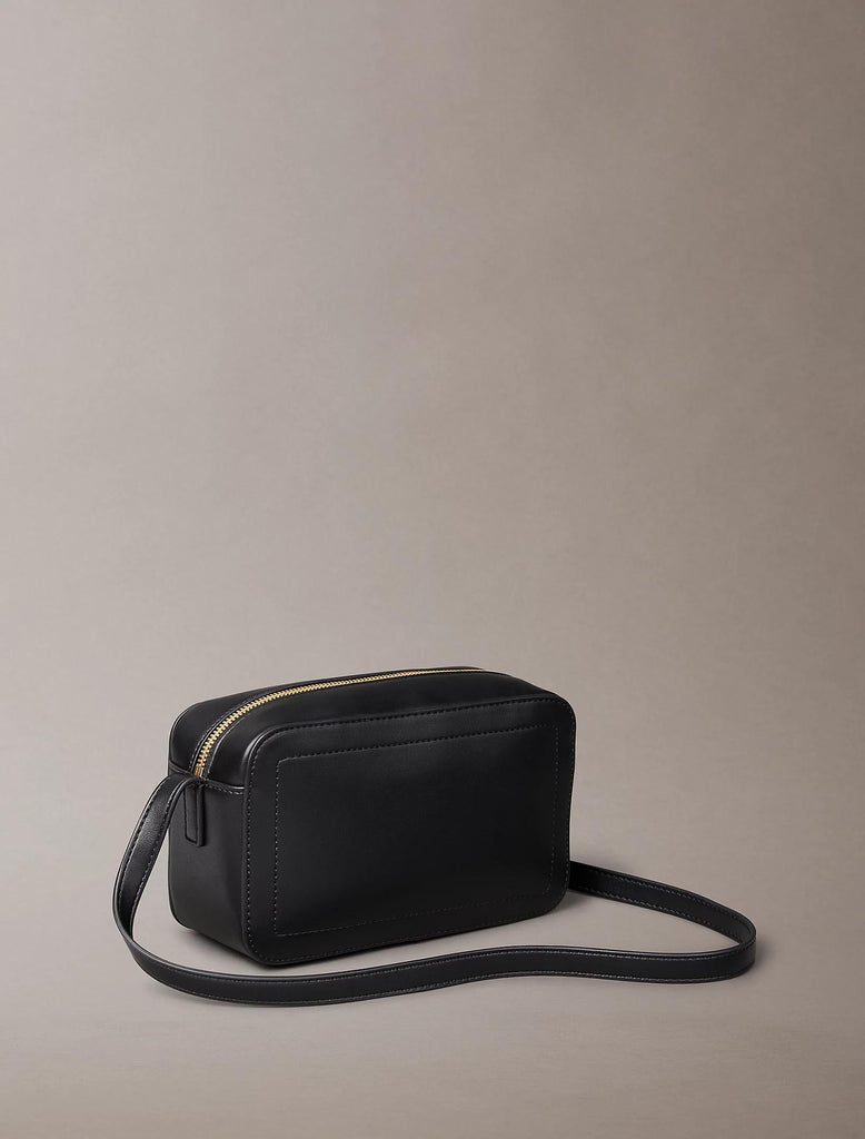 CALVIN KLEIN JEANS BOLD CK CAMERA BAG