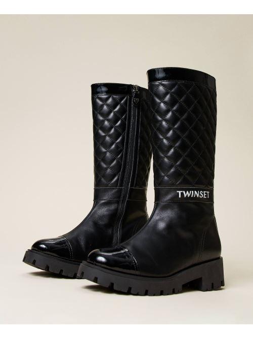 TWINSET STIVALE CON DETTAGLIO IN VERNICE