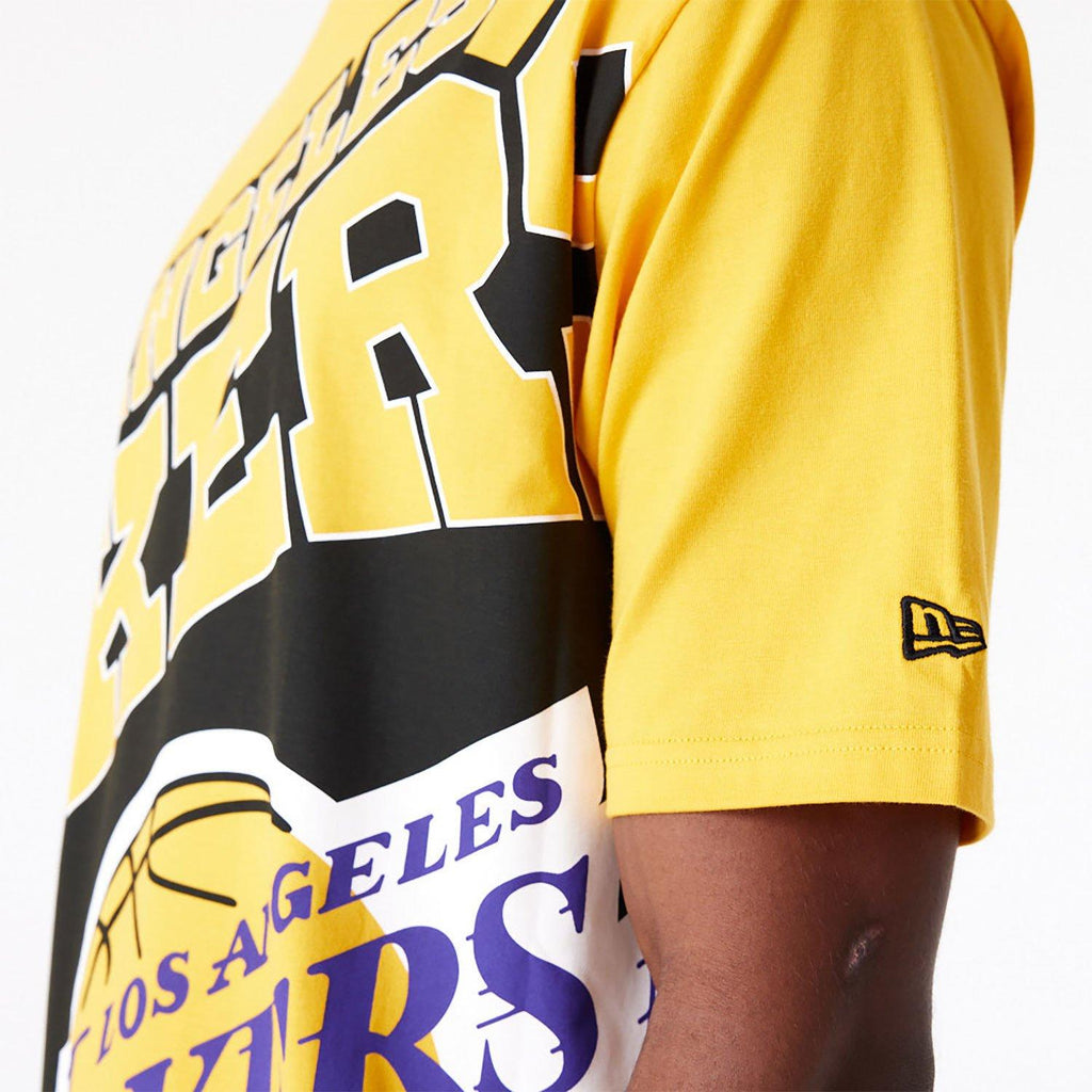 NEW ERA NBA LARGE WRDMRK OS TEE LOSLAK  AGD