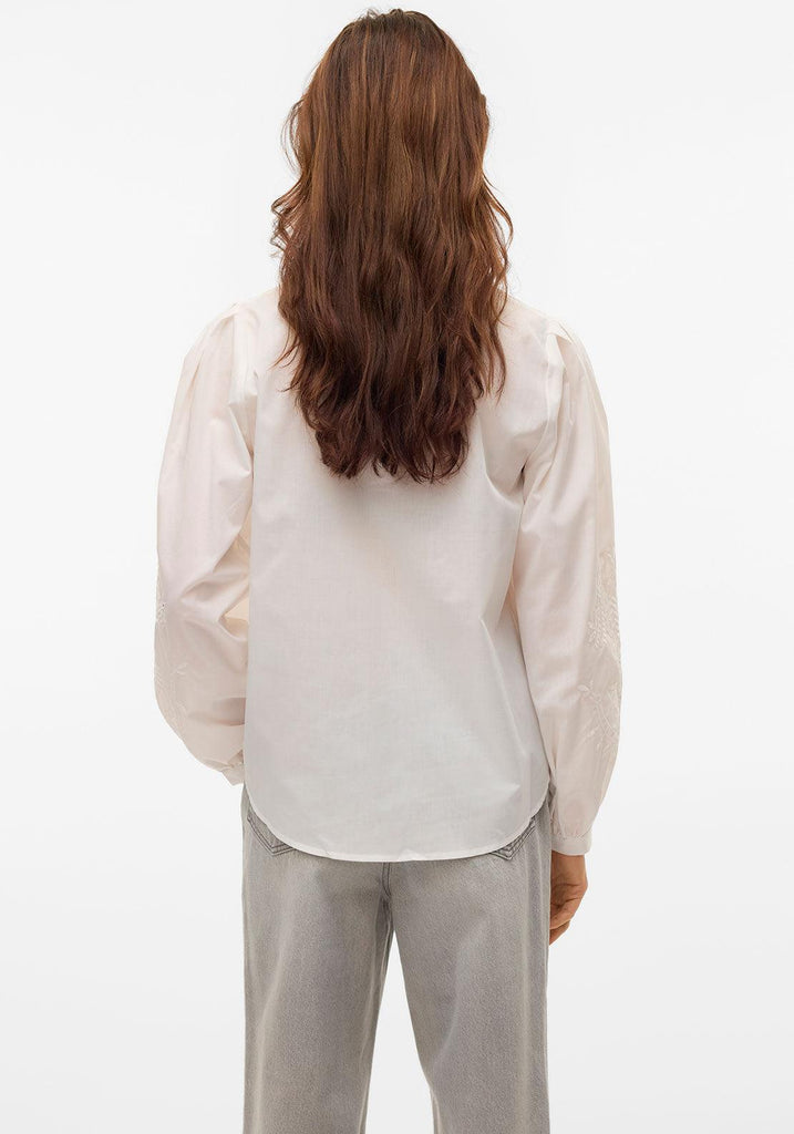 VERO MODA VMKAVA EMB LS SHIRT WVN GA