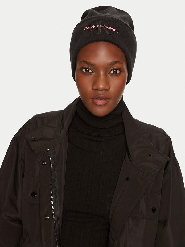 CALVIN KLEIN JEANS MONO LOGO EMBRO BEANIE