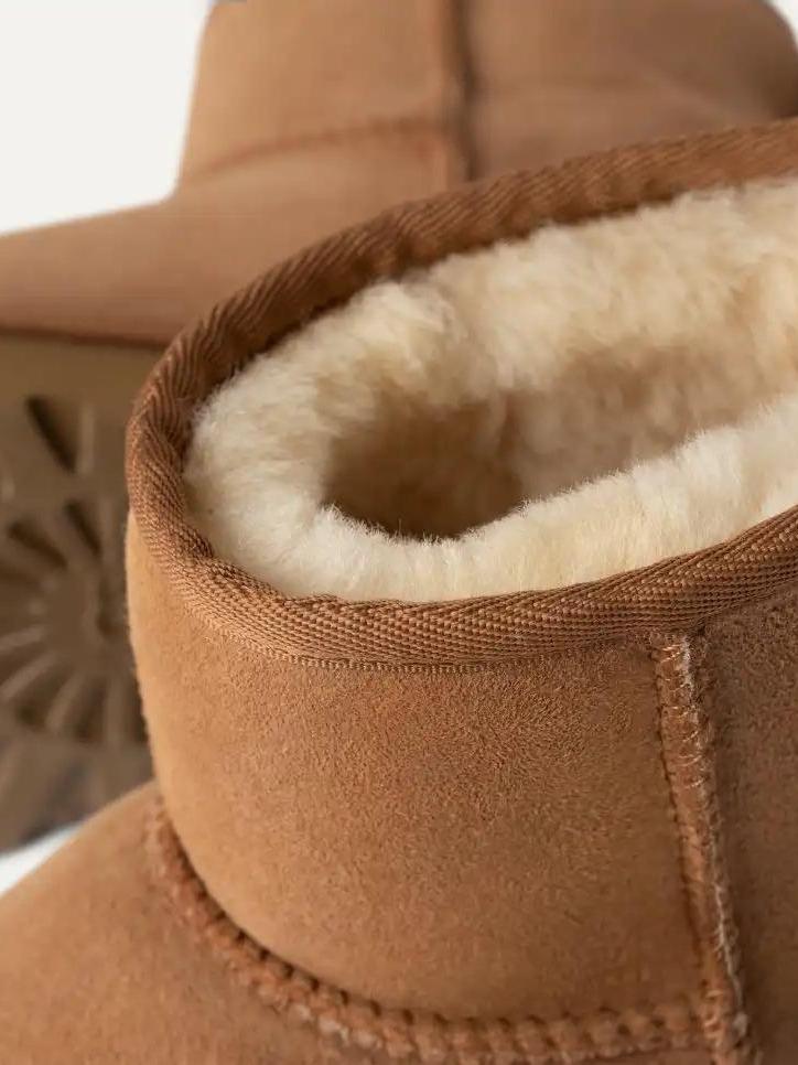UGG W CLASSIC MINI II