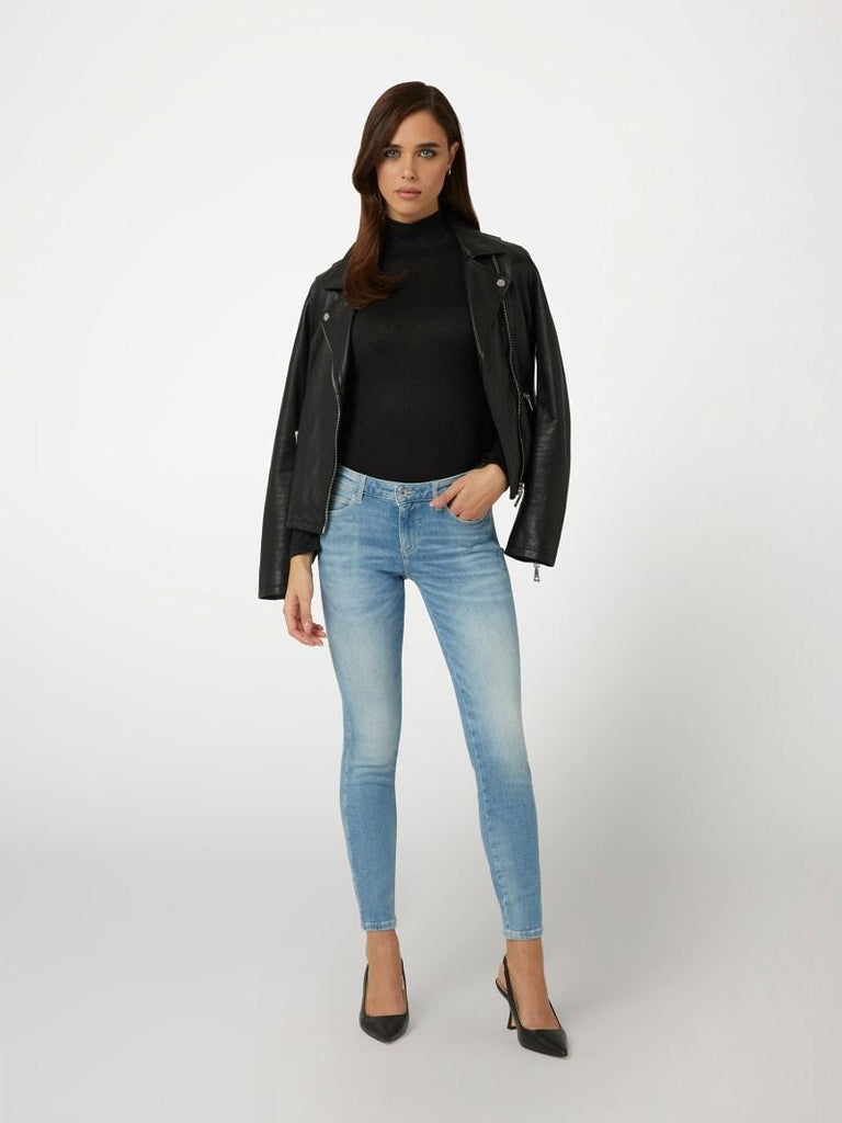 GUESS CURVE X