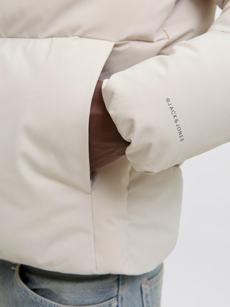 JACK AND JONES JJGLOBAL PUFFER JACKET