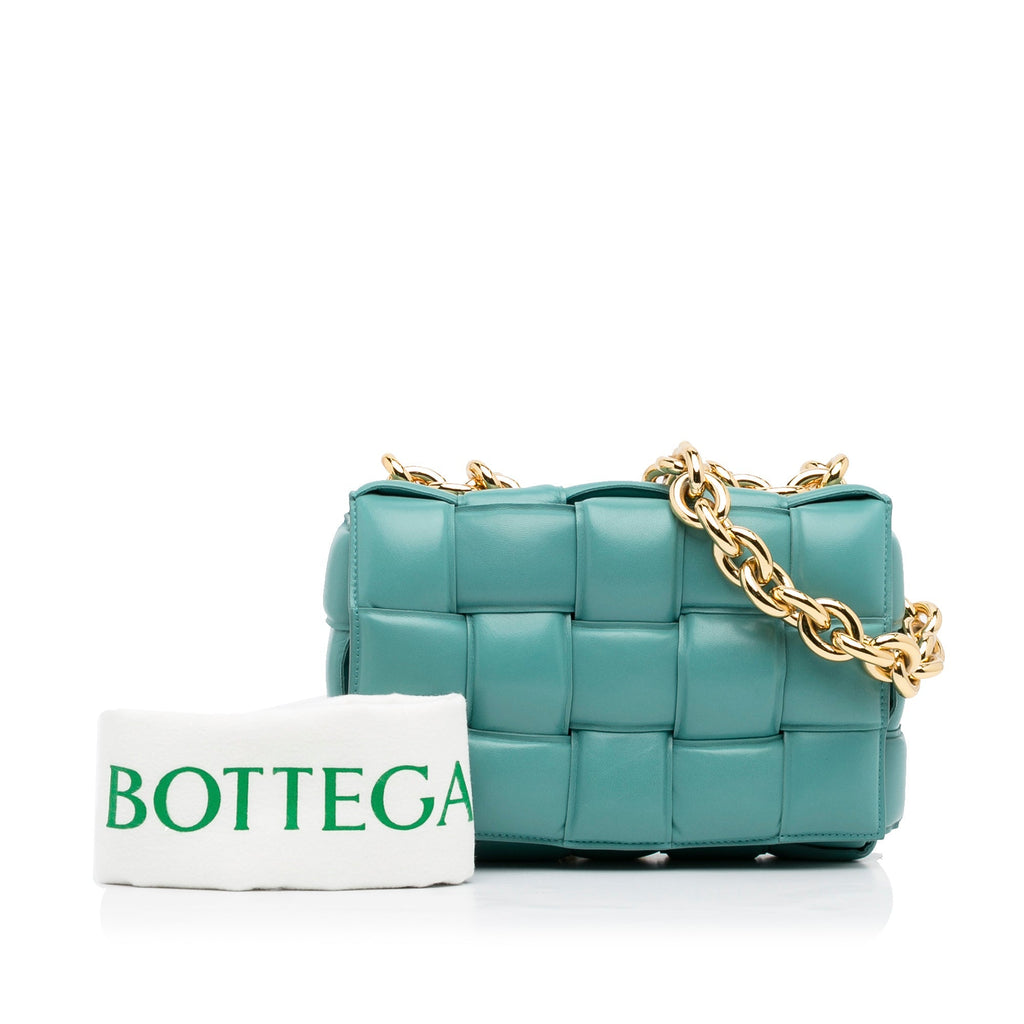 Bottega Veneta – Padded Cassette in pelle nappa blu con catena dorata – 18 x 26 x 6 cm