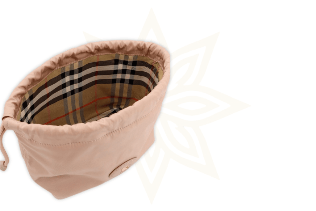 Burberry Drawstring Clutch in nylon rosa cipria – Nuova da boutique